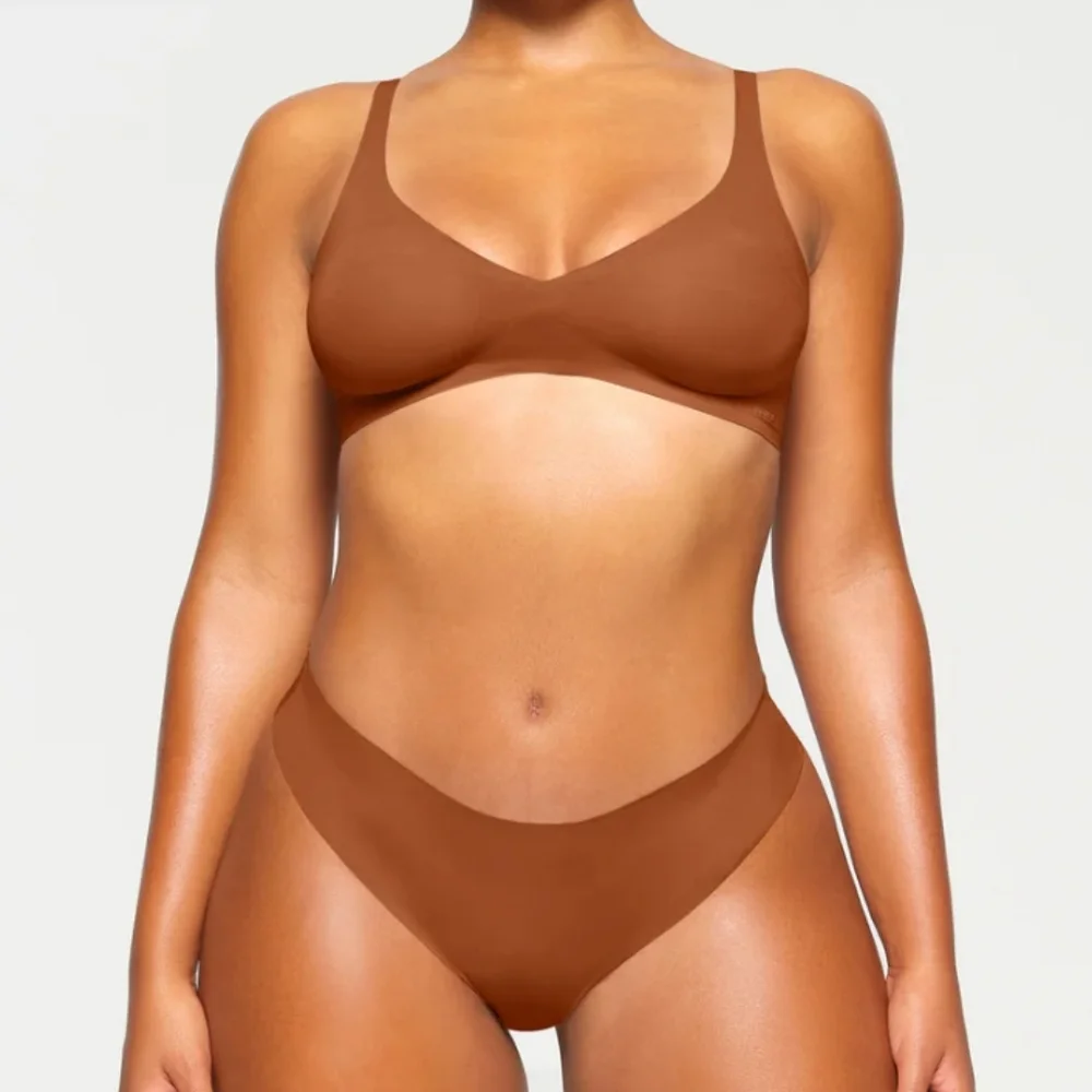 SKIMS Naked Plunge Bralette Bronze S-DD - Picture 2 of 6
